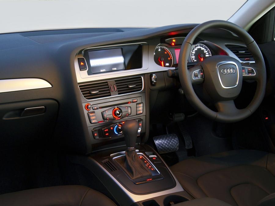Торпедо Audi A4 2.0 TDI Sedan (B8, 8K) 2007 года  (ZA) (фото 3 из 15)